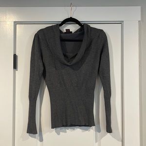 Gray long sleeve sweater shirt